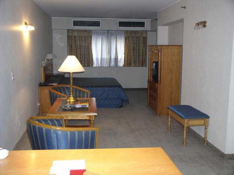 Up America Plaza 3*