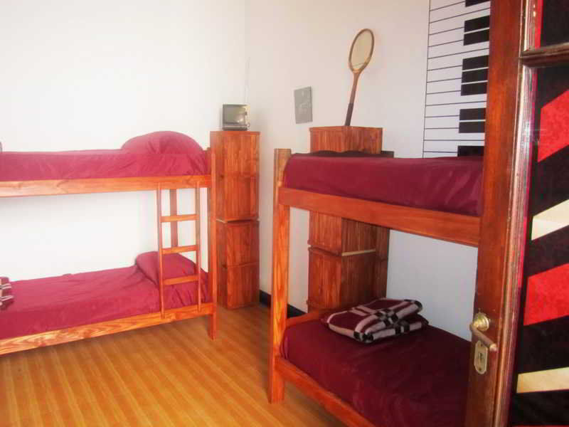 Play Soho Hostel *