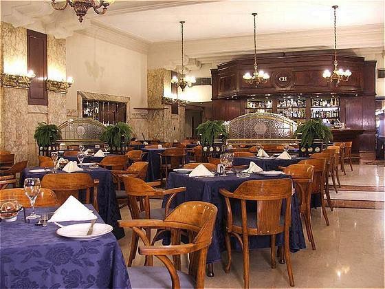 Castelar & 4* Ciudad Autónoma de Buenos Aires